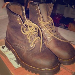 DOC MARTENS Brown Leather